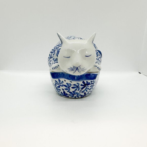 Vintage Delft Blue Cat Trinket Box Ceramic Hand Painted Floral Sleeping Kitten - Picture 2 of 7